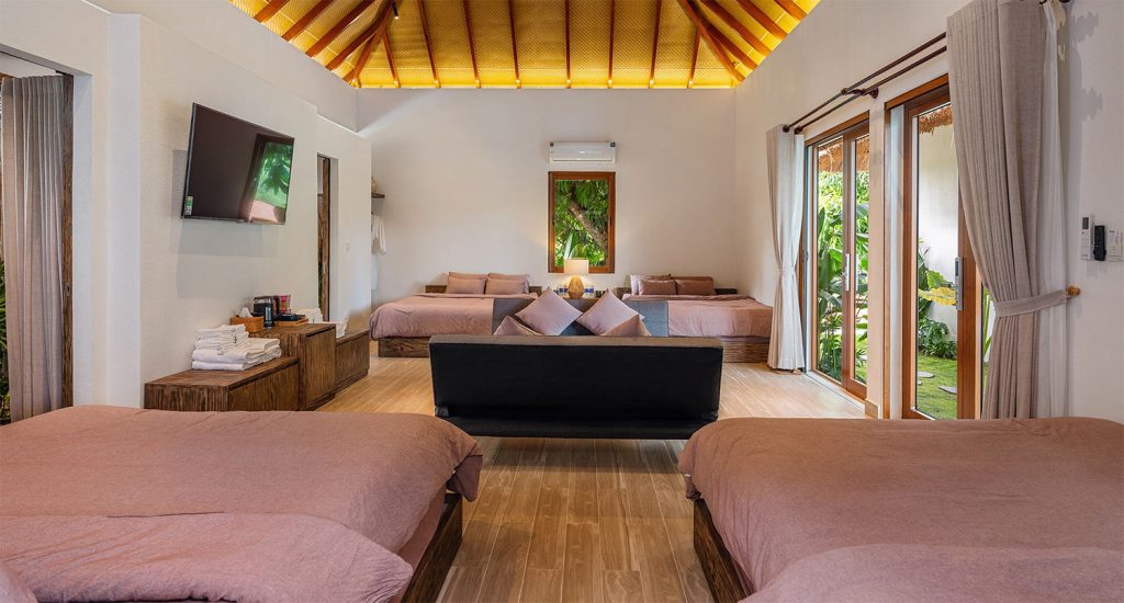 Với villa Lâm Đồng 3 phòng ngủ, bạn có thể dễ dàng lưu trú cho nhóm từ 10 đến 20 người Với villa Lâm Đồng 3 phòng ngủ, bạn có thể dễ dàng lưu trú cho nhóm từ 10 đến 20 người
