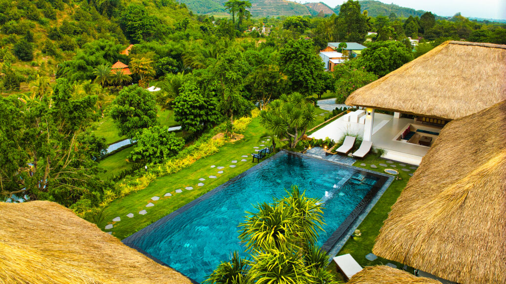 Lam Dong Tropical Villas là một điểm đến đang được nhiều nhóm đông lựa chọn khi tìm kiếm villa Lâm Đồng cho 10 người Lam Dong Tropical Villas là một điểm đến đang được nhiều nhóm đông lựa chọn khi tìm kiếm villa Lâm Đồng cho 10 người